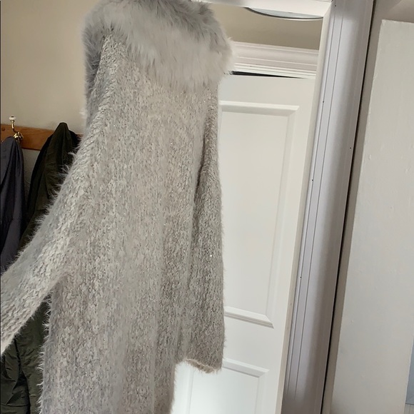 Sweater - Picture 6 of 8